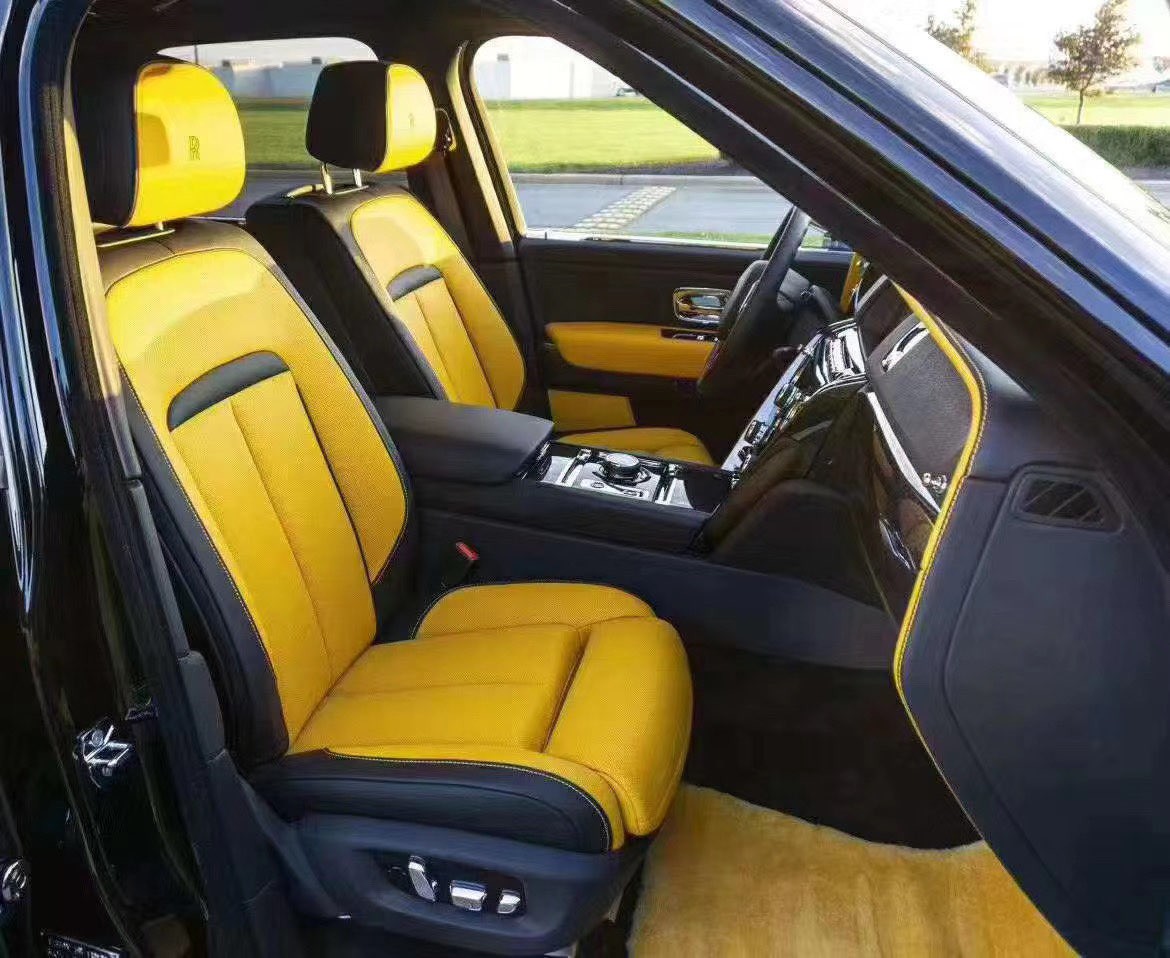 劳斯莱斯库里南豪华SUV 车身线条优美  