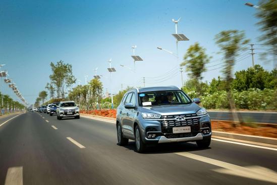 看腻了H6、CS75不如看看它，只要舍得给油，推背感杠杠的