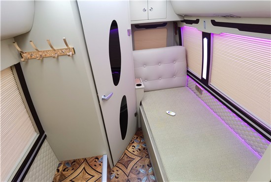 丰田考斯特6座现车多少钱 考斯特6座房车款