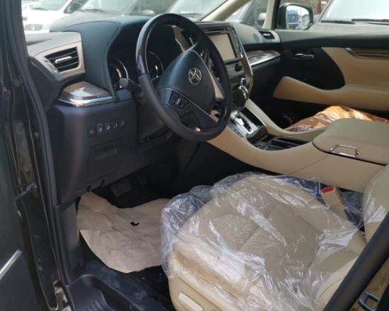 2021款宾利全新添越新款更富有肌肉感  