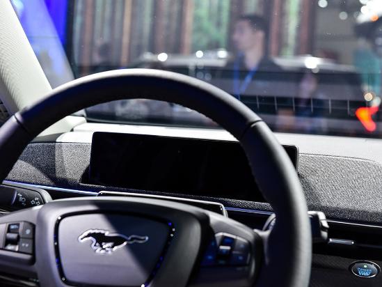 福特首款电动车来袭，百公里加速只需3.5s，能扳倒特斯拉吗？