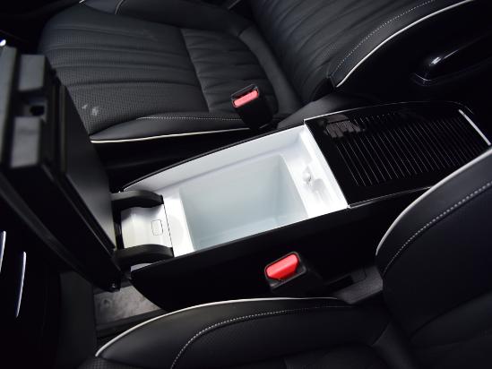 试驾体验荣威iMAX8：后排带通风按摩？简直不要太舒服了