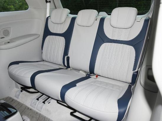 试驾体验荣威iMAX8：后排带通风按摩？简直不要太舒服了