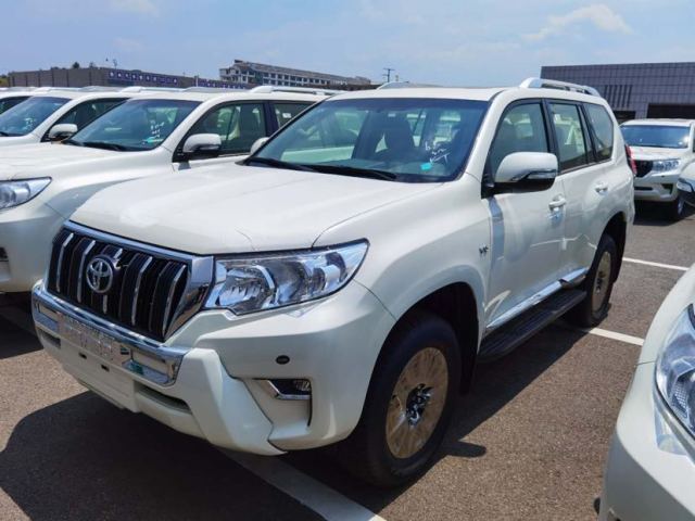 常年经营诚信商家  20款霸道4000中东版介