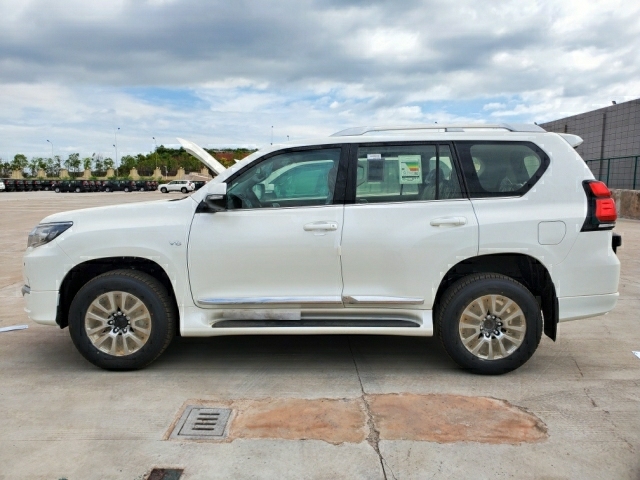 常年经营诚信商家  20款霸道4000中东版介