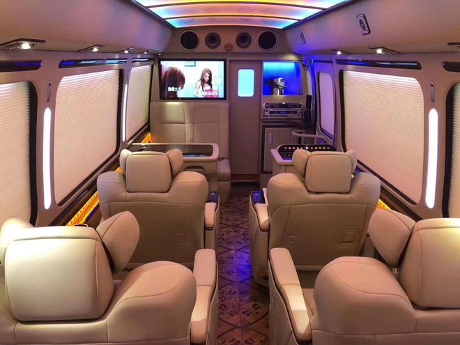 丰田考斯特12座价格 商务版颜色米黄金属色