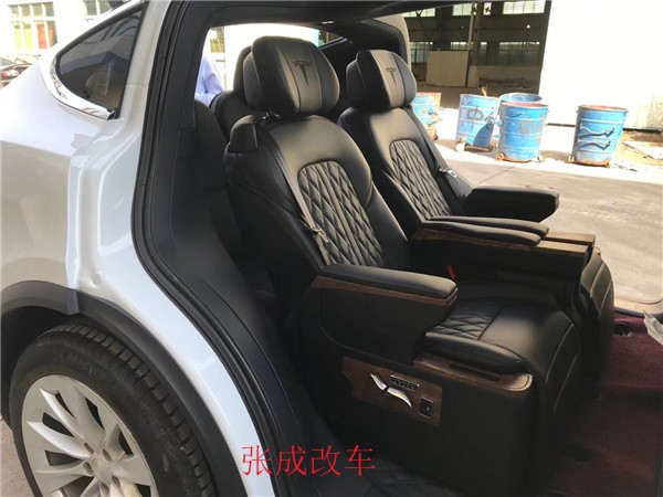 新款特斯拉modelx改装太空椅真实案例曝光