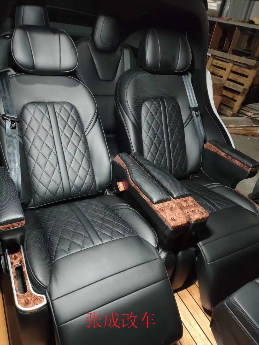 特斯拉ModelX改装航空座椅 改装真实效果图