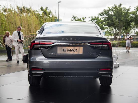 173匹，百公里8.1s，还比思域便宜。体验荣威i6MAX