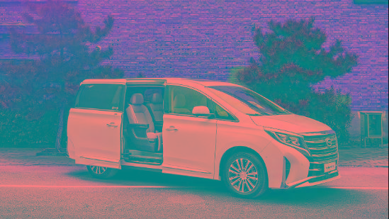 自主中大型MPV中，荣威iMAX8和传祺M8谁更强？