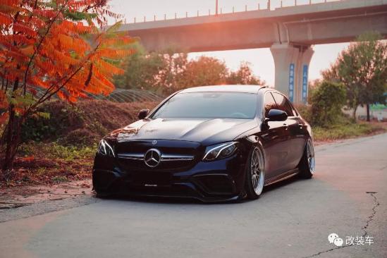 如何拯救套娃式设计？车主拒绝平庸打造自己的姿态奔驰E级