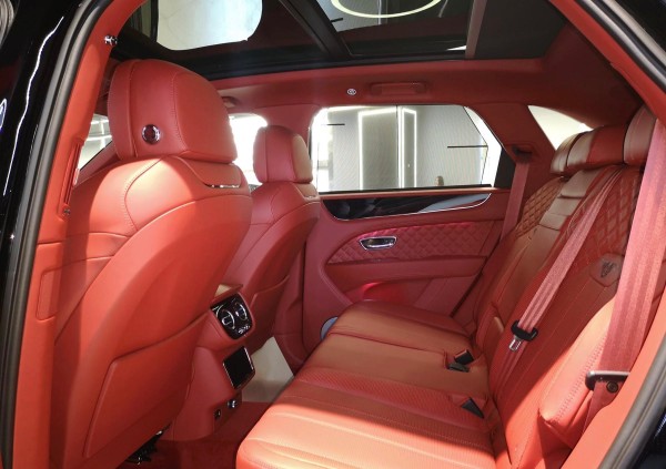 2021款宾利添越黑武士 含税价优现车在售