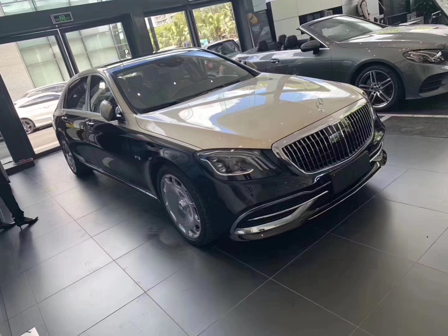 2020款奔驰迈巴赫S680豪华商务车 就是招摇