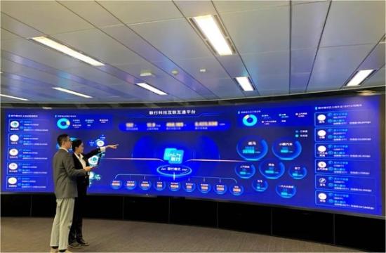 联行科技工作人员通过互联互通平台分析充电设施运营情况