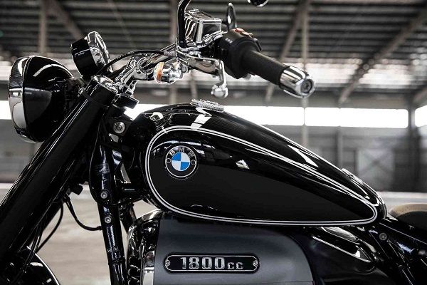 BMW开启年末惊喜，首款豪华复古巡航车型燃擎来袭 