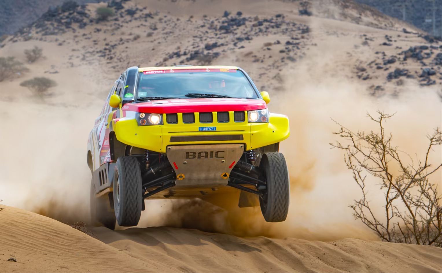 越野车的终极战场达喀尔拉力赛 BJ40够爷们