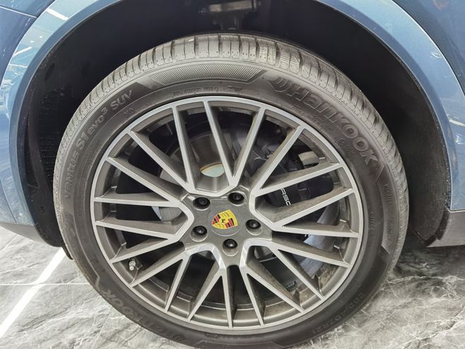 20款保时捷卡宴是超豪华品的第一款SUV 