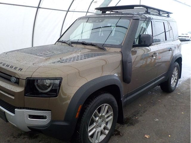 21款全新路虎卫士2.0T版本低售价更亲民