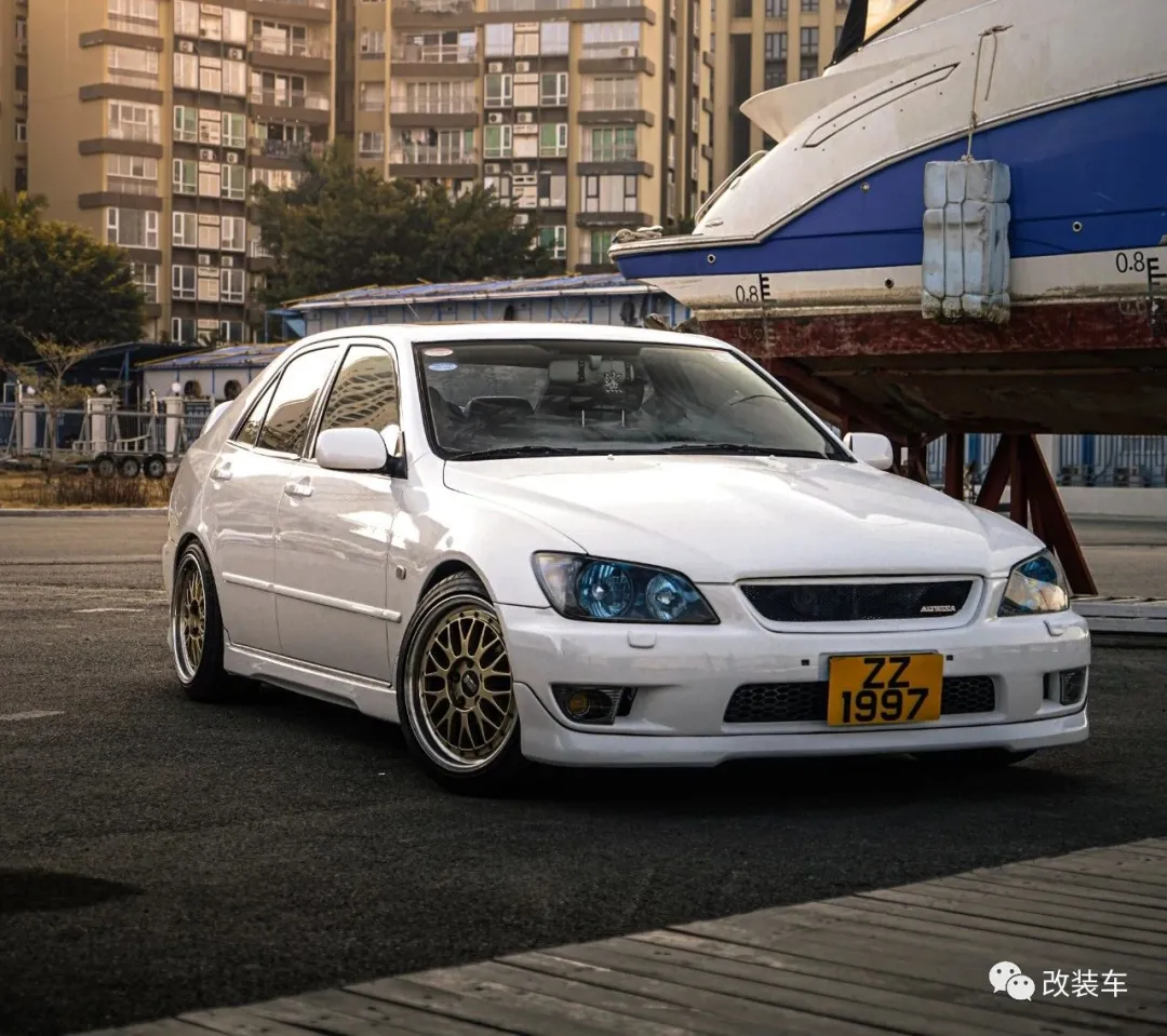 《头文字D》里打酱油在现实里当网红,低调才是咬地鲨最大的炫耀