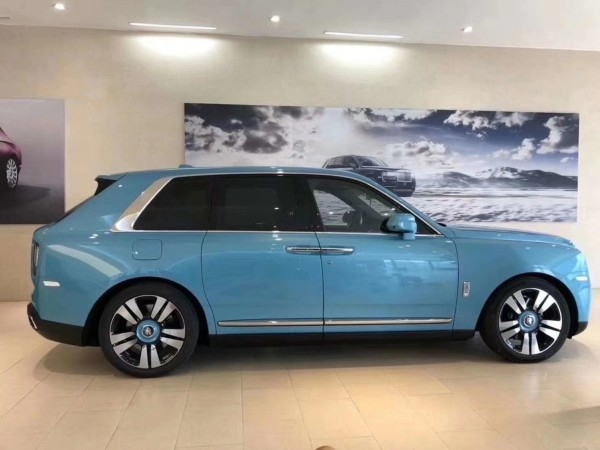 2021款库里南最新价格地表最奢华SUV   