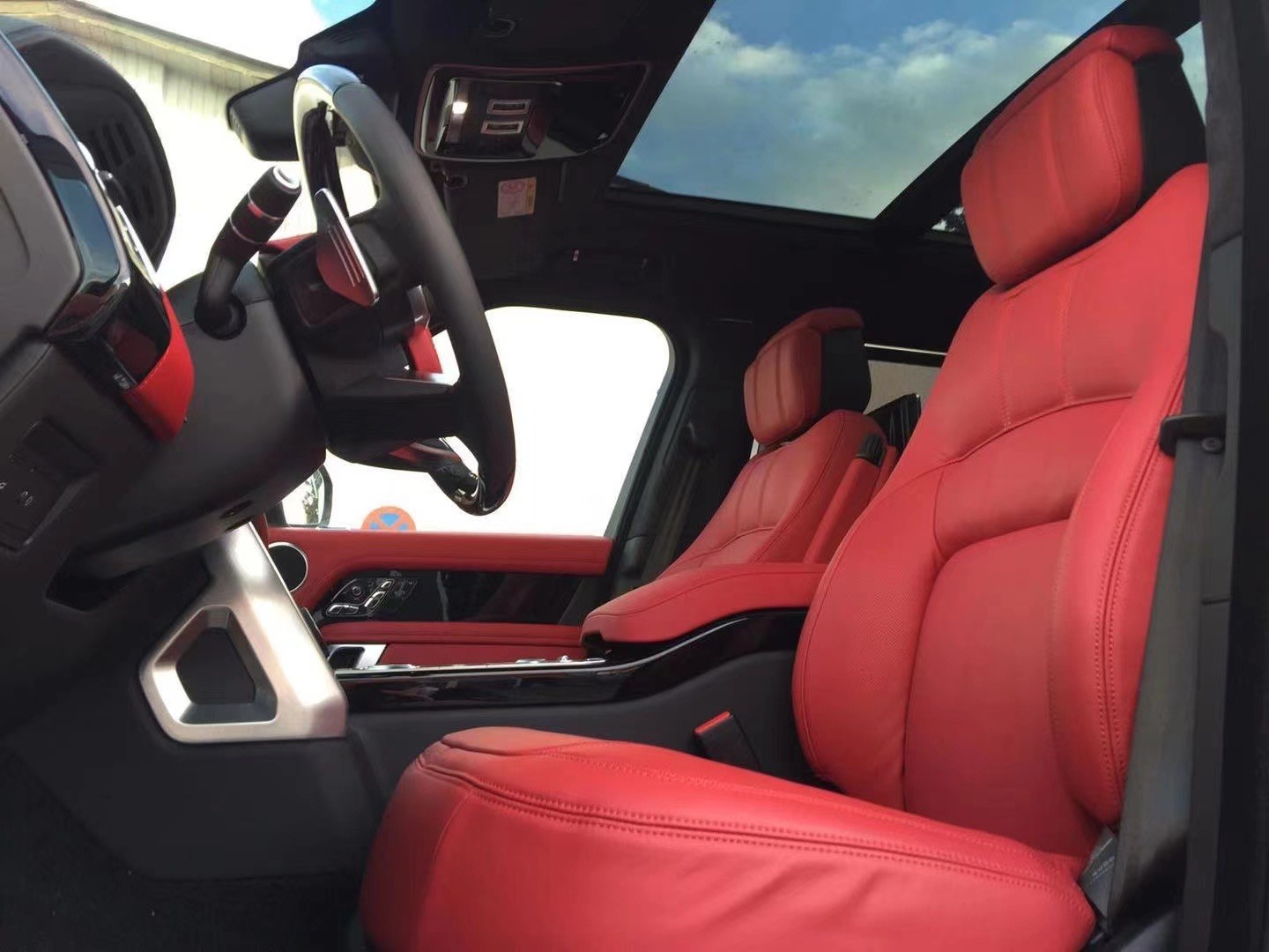 21款路虎揽胜行政创世加长3.0 裸车价格