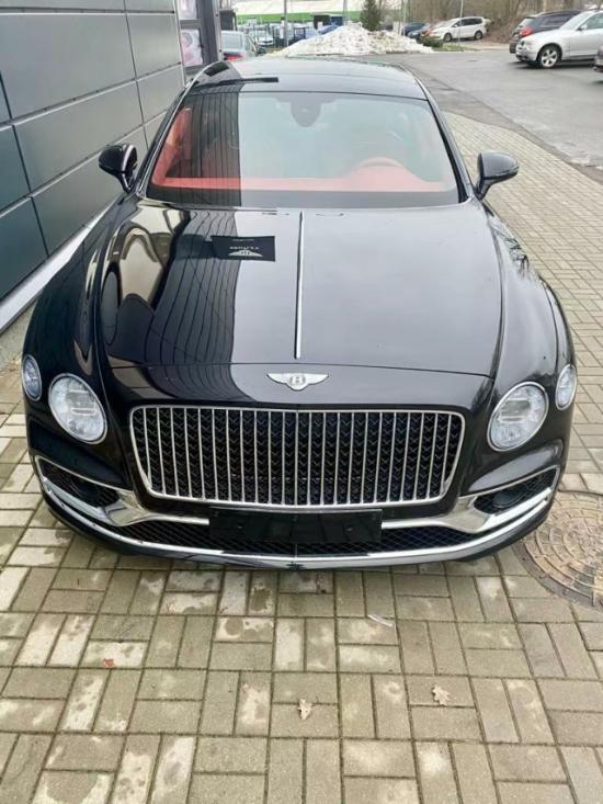 2021款宾利飞驰4.0V8选配详解黑色外观 