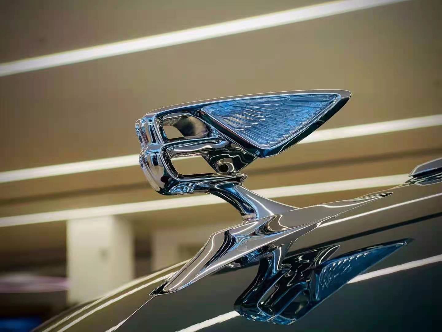 2021款宾利飞驰 V8价格最好看颜色图片 