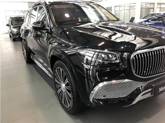 奔驰迈巴赫GLS480与迈巴赫GLS600PK    