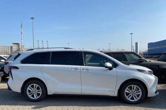 2021款丰田塞纳以实用为主的商务MPV   