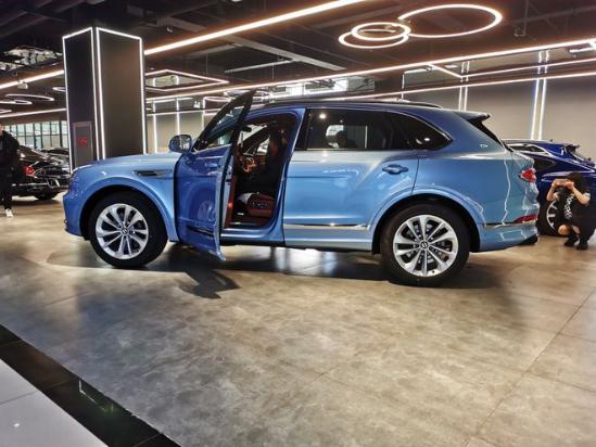 21款宾利添越改款依旧沉稳大气现车价优