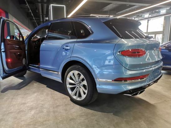 21款宾利添越改款依旧沉稳大气现车价优