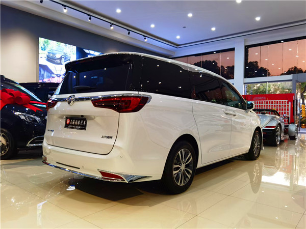 别克GL8改装商务车，上海定制中心     