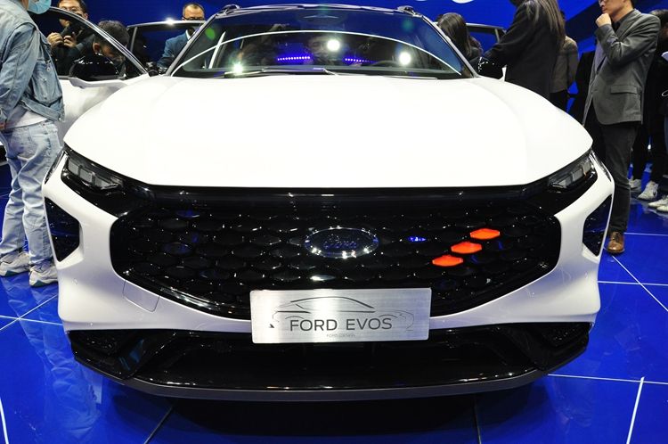 福特在2021上海车展发布中大型SUV：EVOS 