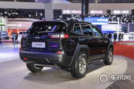 广汽菲克-自由光-2.0T 四驱高性能旗舰版