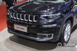 广汽菲克-大指挥官-2.0T 两驱领先版