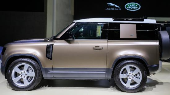 比长轴便宜5万/通过性更好，路虎卫士90更值得买吗？