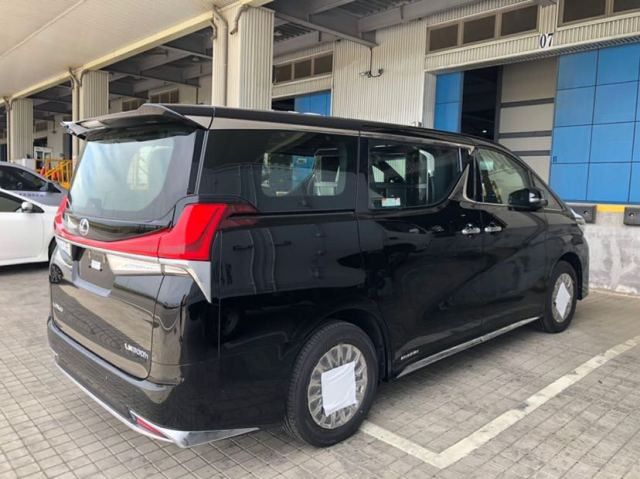 雷克萨斯LM300 霸气尺寸用料不计成本  