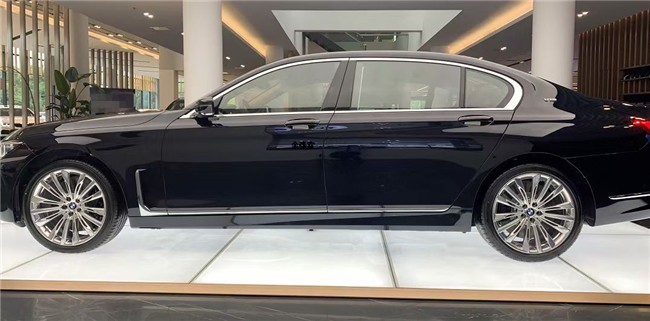 2021款宝马M760Li 耀影版价格试驾视频 