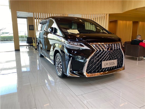雷克萨斯LM300帅气又实用 值得拥有    