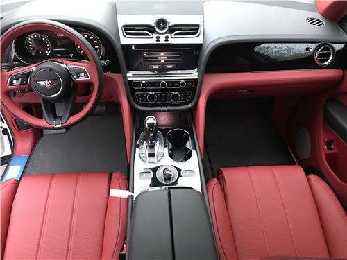 21款宾利添越  媲美劳斯莱斯的SUV     