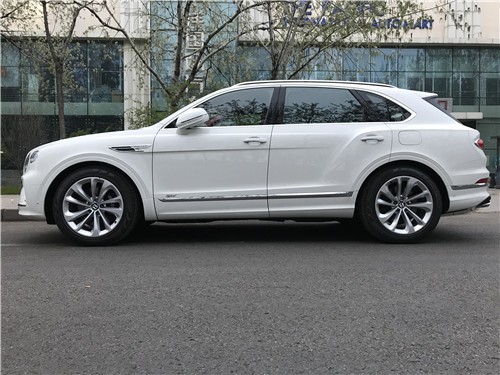 21款宾利添越  媲美劳斯莱斯的SUV     