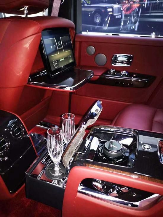 最美不过劳斯莱斯幻影让利50万更有惊喜