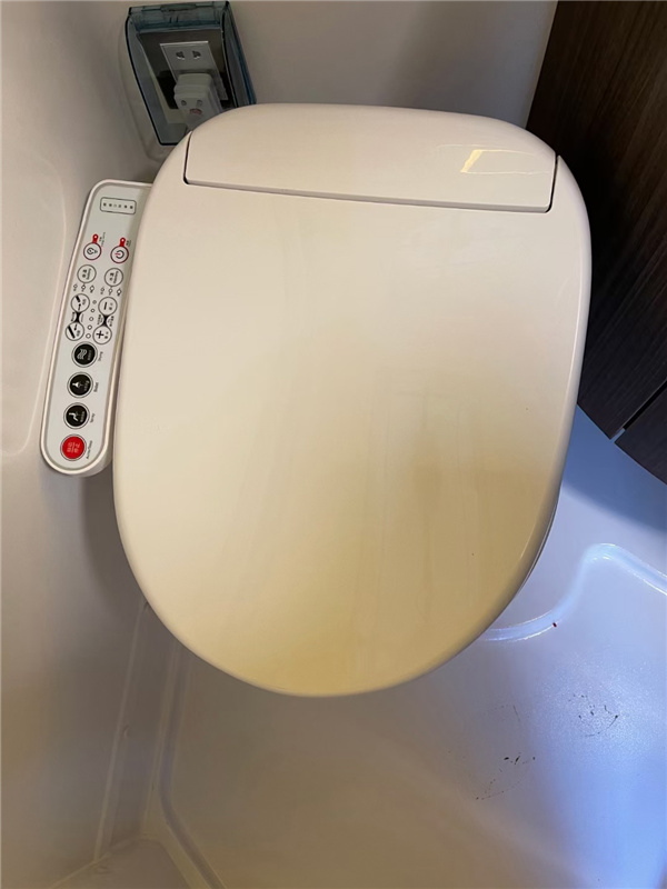 瑞弗全新发布S820进口依维柯房车，6.5吨底盘提供出行保障