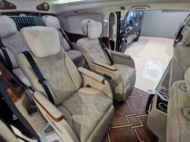 奔驰V260L高顶版商务车 豪华七座商务车