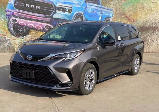 2021款丰田塞纳2.5L油混可分期3X万提车