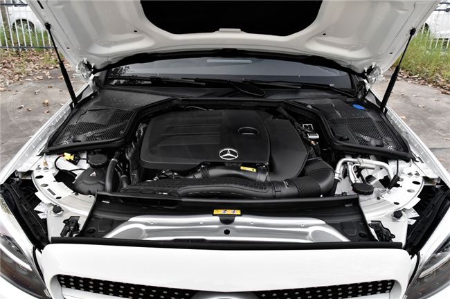 武汉奔驰进口C级售价34.68万元起 颜色可选