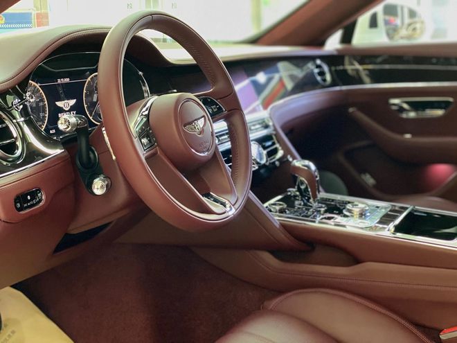 2021款宾利飞驰W12全国可包免税       