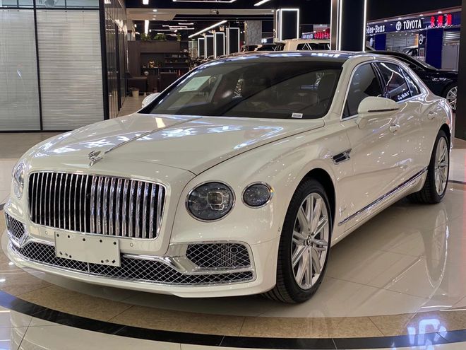 2021款宾利飞驰W12全国可包免税       