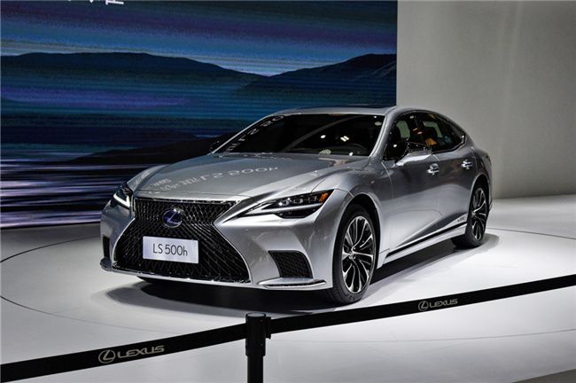 武汉雷克萨斯LS售87.80万元起 颜色较齐全