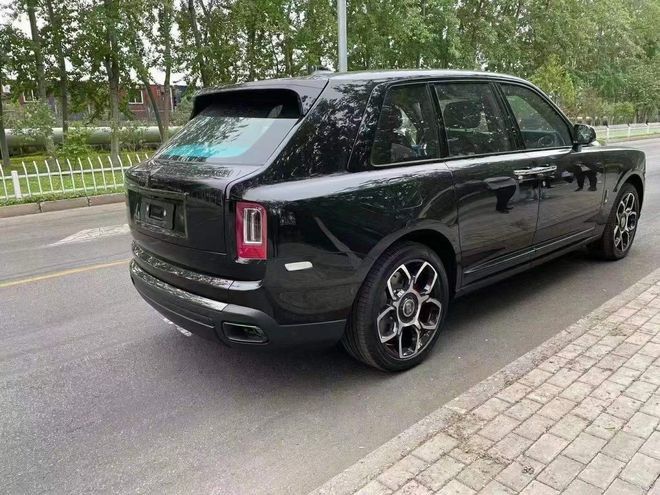 21款劳斯莱斯库里南国六报价优惠多少钱